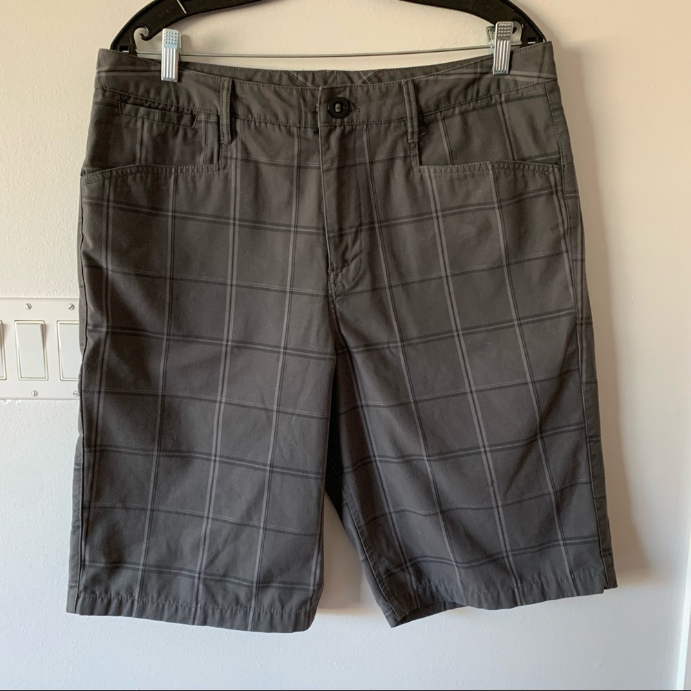 The North Face Plaid Grey Mens Shorts 34 Golf Walk Flat front hike